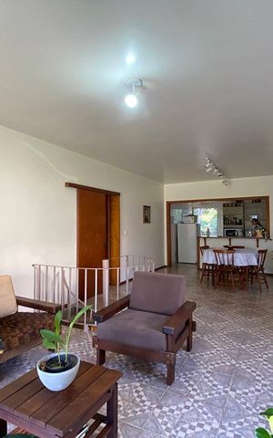 Casa à venda com 75m², 2 quartos e 2 vagasSala