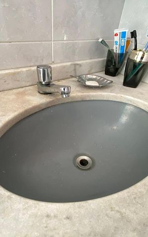 Casa à venda com 75m², 2 quartos e 2 vagasPia do Banheiro 2