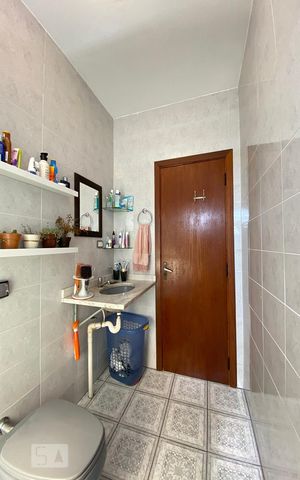 Casa à venda com 75m², 2 quartos e 2 vagasBanheiro 2