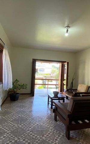 Casa à venda com 75m², 2 quartos e 2 vagasSala