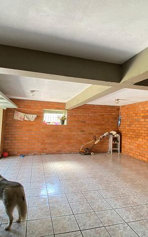 Casa à venda com 75m², 2 quartos e 2 vagasGaragem