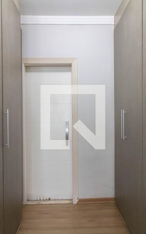 Casa para alugar com 263m², 5 quartos e 3 vagas Casa para alugar com 263m², 5 quartos e 3 vagasCloset da Suíte 1