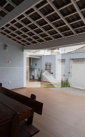 Casa para alugar com 263m², 5 quartos e 3 vagas Casa para alugar com 263m², 5 quartos e 3 vagasGaragem