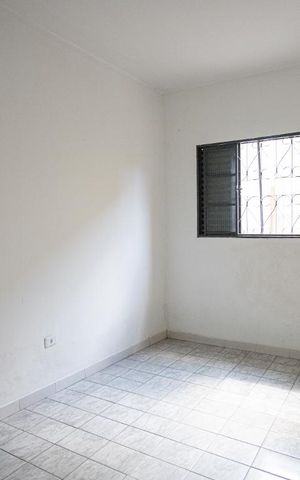Casa para alugar com 30m², 1 quarto e sem vaga Casa para alugar com 30m², 1 quarto e sem vagaSala/Quarto