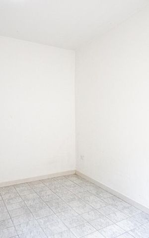 Casa para alugar com 30m², 1 quarto e sem vaga Casa para alugar com 30m², 1 quarto e sem vagaSala/Quarto