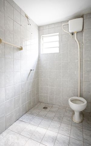 Casa para alugar com 30m², 1 quarto e sem vaga Casa para alugar com 30m², 1 quarto e sem vagaBanheiro