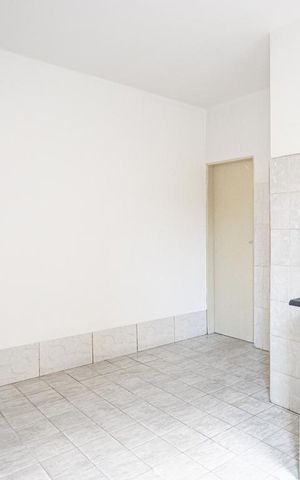 Casa para alugar com 30m², 1 quarto e sem vaga Casa para alugar com 30m², 1 quarto e sem vagaBanheiro