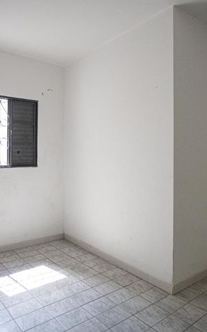 Casa para alugar com 30m², 1 quarto e sem vaga Casa para alugar com 30m², 1 quarto e sem vagaSala/Quarto