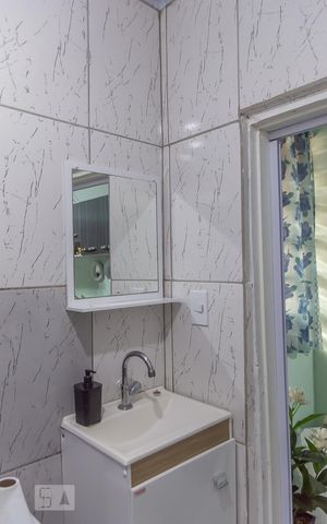 Casa à venda com 162m², 2 quartos e 3 vagas Casa à venda com 162m², 2 quartos e 3 vagasBanheiro