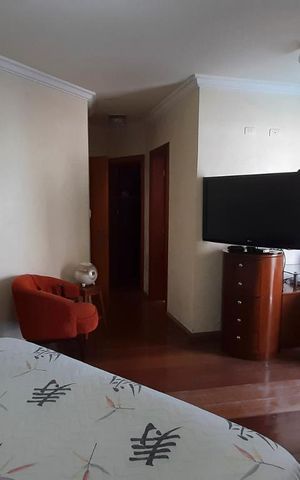 Casa à venda com 460m², 4 quartos e 6 vagasSuite Master