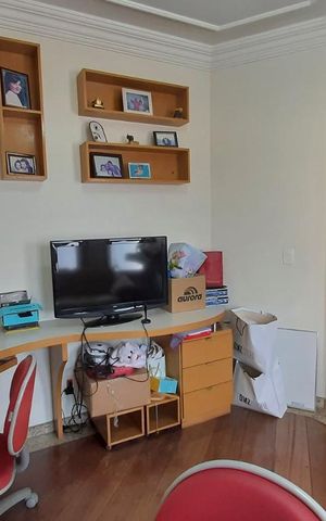 Casa à venda com 460m², 4 quartos e 6 vagasEscritorio