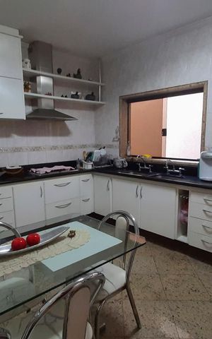 Casa à venda com 460m², 4 quartos e 6 vagasCozinha