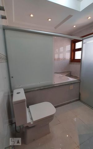 Casa à venda com 460m², 4 quartos e 6 vagasBanheiro Suite Master