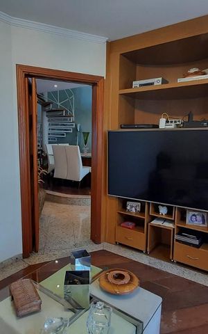 Casa à venda com 460m², 4 quartos e 6 vagasSala TV