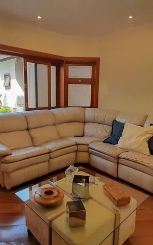 Casa à venda com 460m², 4 quartos e 6 vagasSala TV