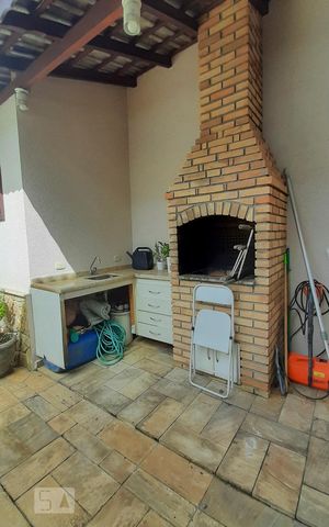 Casa à venda com 460m², 4 quartos e 6 vagasChurrasqueira