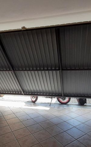 Casa à venda com 460m², 4 quartos e 6 vagasPortao Automatico 1