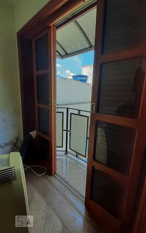 Casa à venda com 460m², 4 quartos e 6 vagasVaranda Suite Master