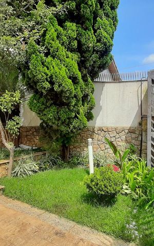 Casa à venda com 460m², 4 quartos e 6 vagasArea Verde