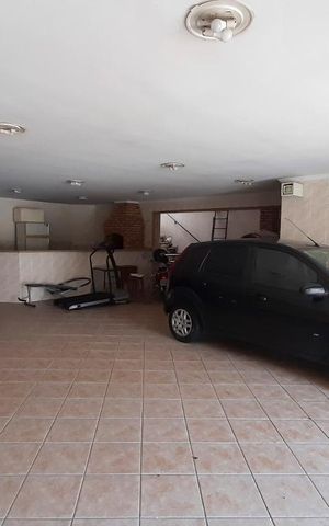 Casa à venda com 460m², 4 quartos e 6 vagasGaragem