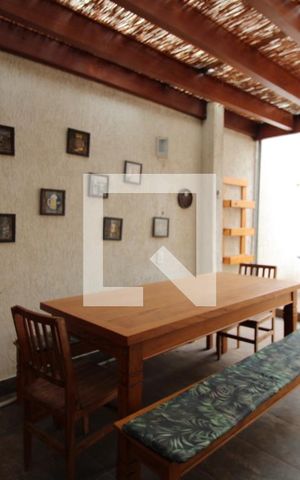 Casa à venda com 240m², 3 quartos e 4 vagasVaranda Gourmet