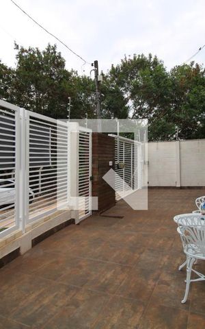 Casa à venda com 240m², 3 quartos e 4 vagasEntrada e Garagem