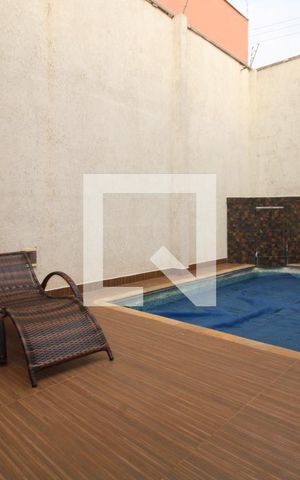 Casa à venda com 240m², 3 quartos e 4 vagasQuintal