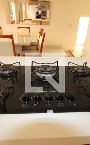 Casa à venda com 240m², 3 quartos e 4 vagasCozinha e sala de jantar