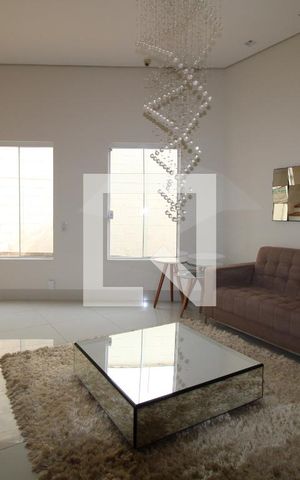 Casa à venda com 240m², 3 quartos e 4 vagasSala