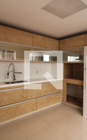 Casa à venda com 240m², 3 quartos e 4 vagasCozinha e sala de jantar