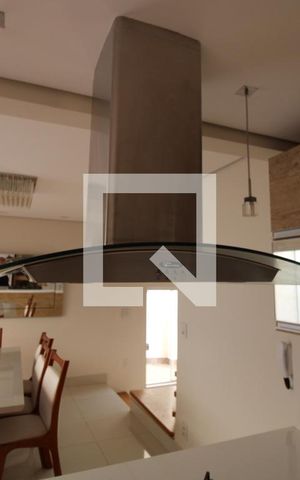 Casa à venda com 240m², 3 quartos e 4 vagasCozinha e sala de jantar