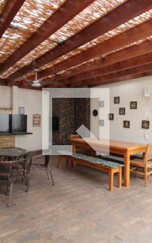 Casa à venda com 240m², 3 quartos e 4 vagasVaranda Gourmet