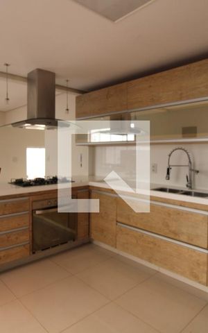 Casa à venda com 240m², 3 quartos e 4 vagasCozinha e sala de jantar