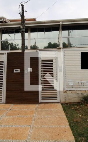 Casa à venda com 240m², 3 quartos e 4 vagasFacahda