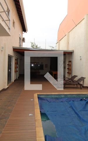 Casa à venda com 240m², 3 quartos e 4 vagasQuintal