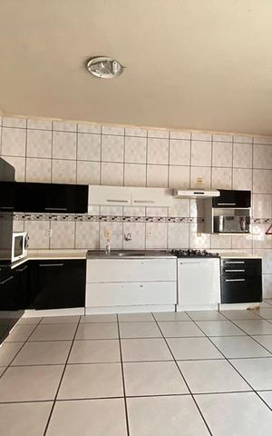 Casa à venda com 280m², 4 quartos e 4 vagasCozinha