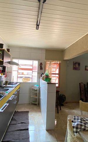 Casa à venda com 280m², 4 quartos e 4 vagasCozinha