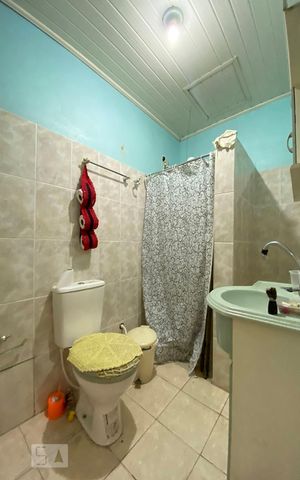 Casa à venda com 280m², 4 quartos e 4 vagasBanheiro 2