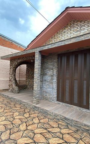 Casa à venda com 280m², 4 quartos e 4 vagasFachada