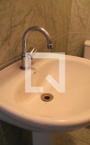 Casa à venda com 700m², 5 quartos e 4 vagasBanheiro 2