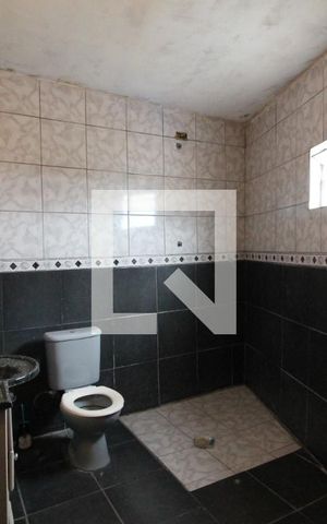Casa à venda com 700m², 5 quartos e 4 vagasBanheiro da Suíte 2