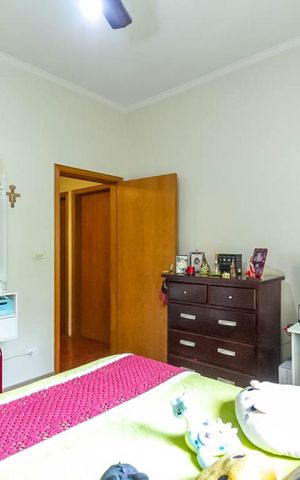 Casa à venda com 269m², 3 quartos e 5 vagas Casa à venda com 269m², 3 quartos e 5 vagasQuarto 1