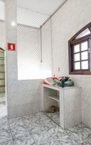 Casa à venda com 400m², 5 quartos e 8 vagas Casa à venda com 400m², 5 quartos e 8 vagasÁrea de serviço