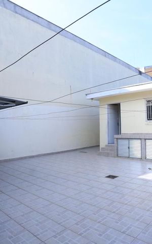 Casa à venda com 300m², 4 quartos e 5 vagasQuintal