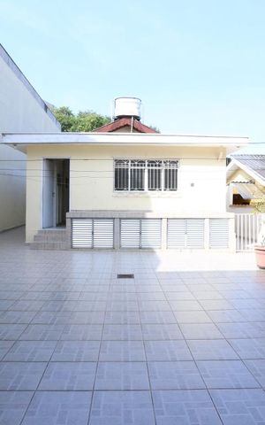 Casa à venda com 300m², 4 quartos e 5 vagasQuintal