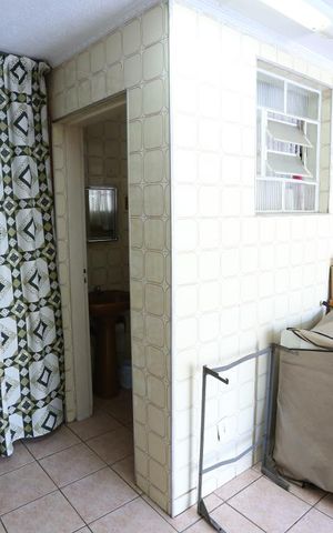 Casa à venda com 300m², 4 quartos e 5 vagasÁrea de Serviço