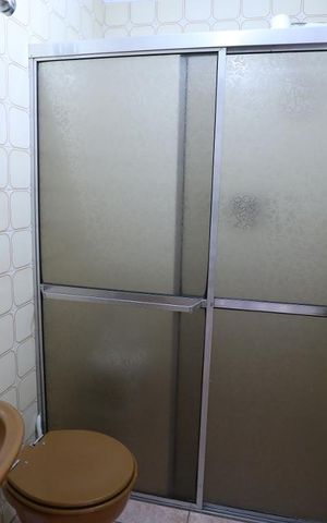 Casa à venda com 300m², 4 quartos e 5 vagasBanheiro - Área de Serviço