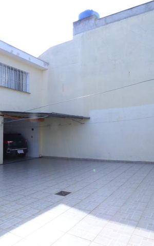 Casa à venda com 300m², 4 quartos e 5 vagasQuintal