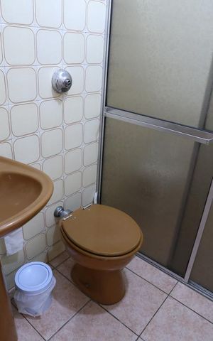 Casa à venda com 300m², 4 quartos e 5 vagasBanheiro - Área de Serviço