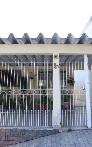 Casa à venda com 300m², 4 quartos e 5 vagasFachada